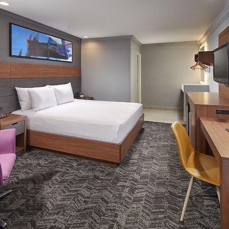 Studio Inn & Suites At Promenade Downey Exteriér fotografie