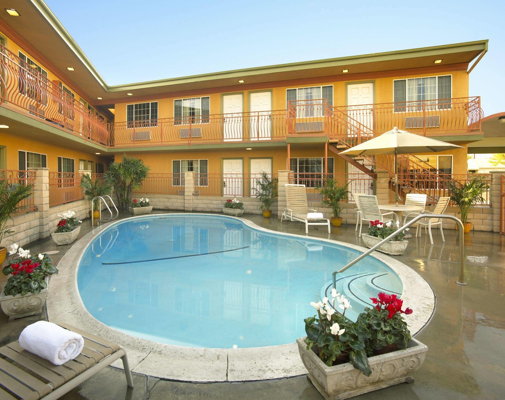 Studio Inn & Suites At Promenade Downey Exteriér fotografie