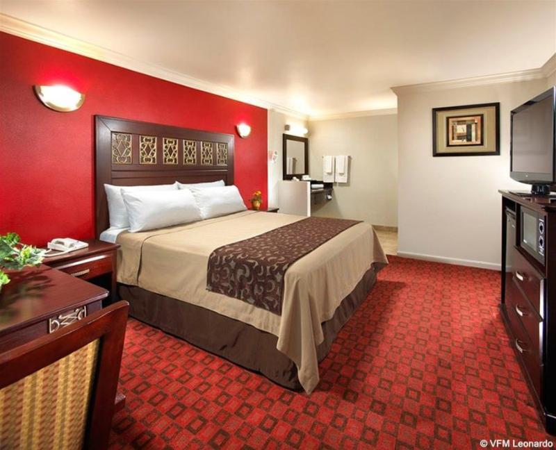Studio Inn & Suites At Promenade Downey Exteriér fotografie